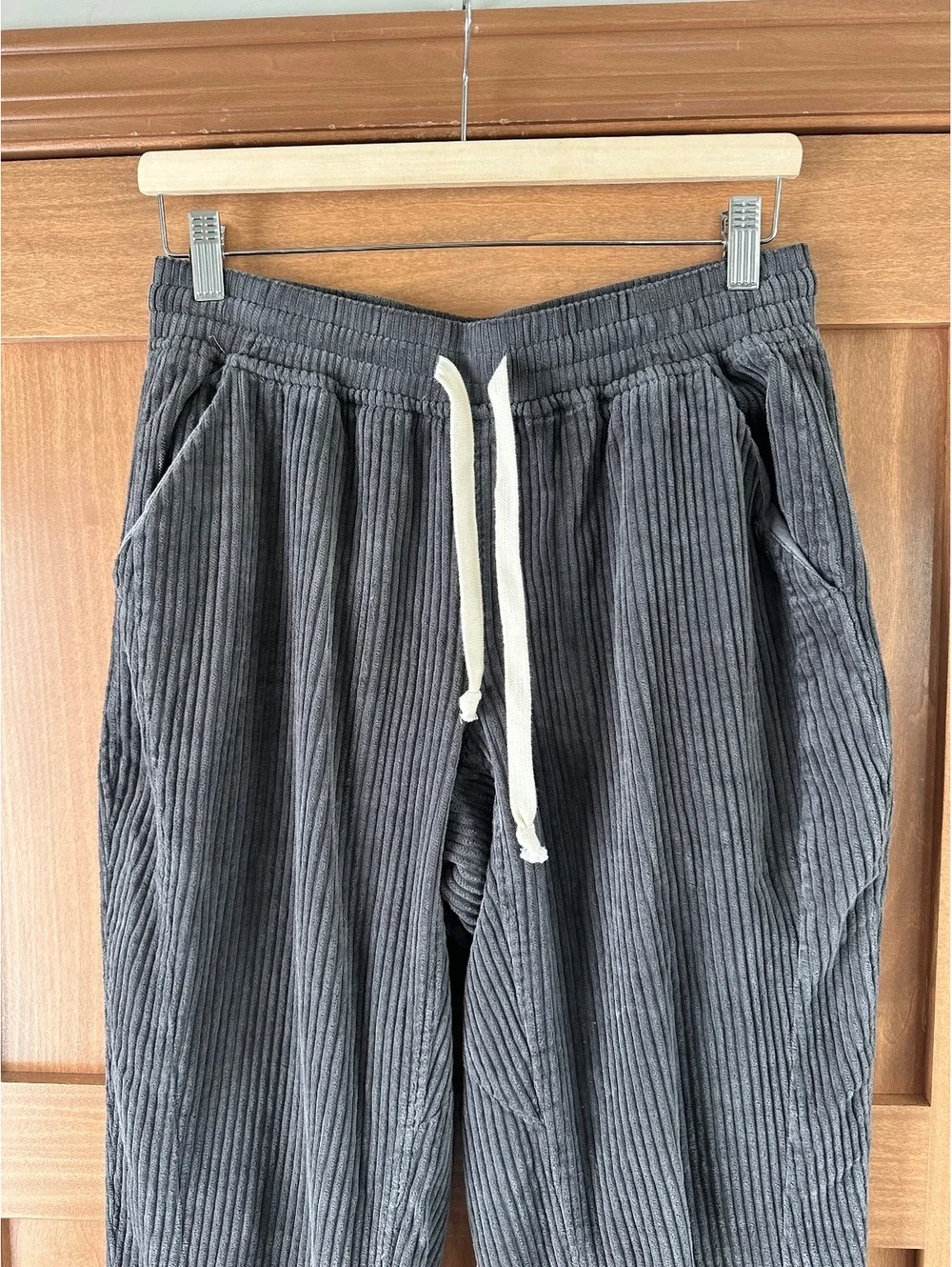 Elwood Corduroy Traveler Pant Charcoal Gray Men’s size Small